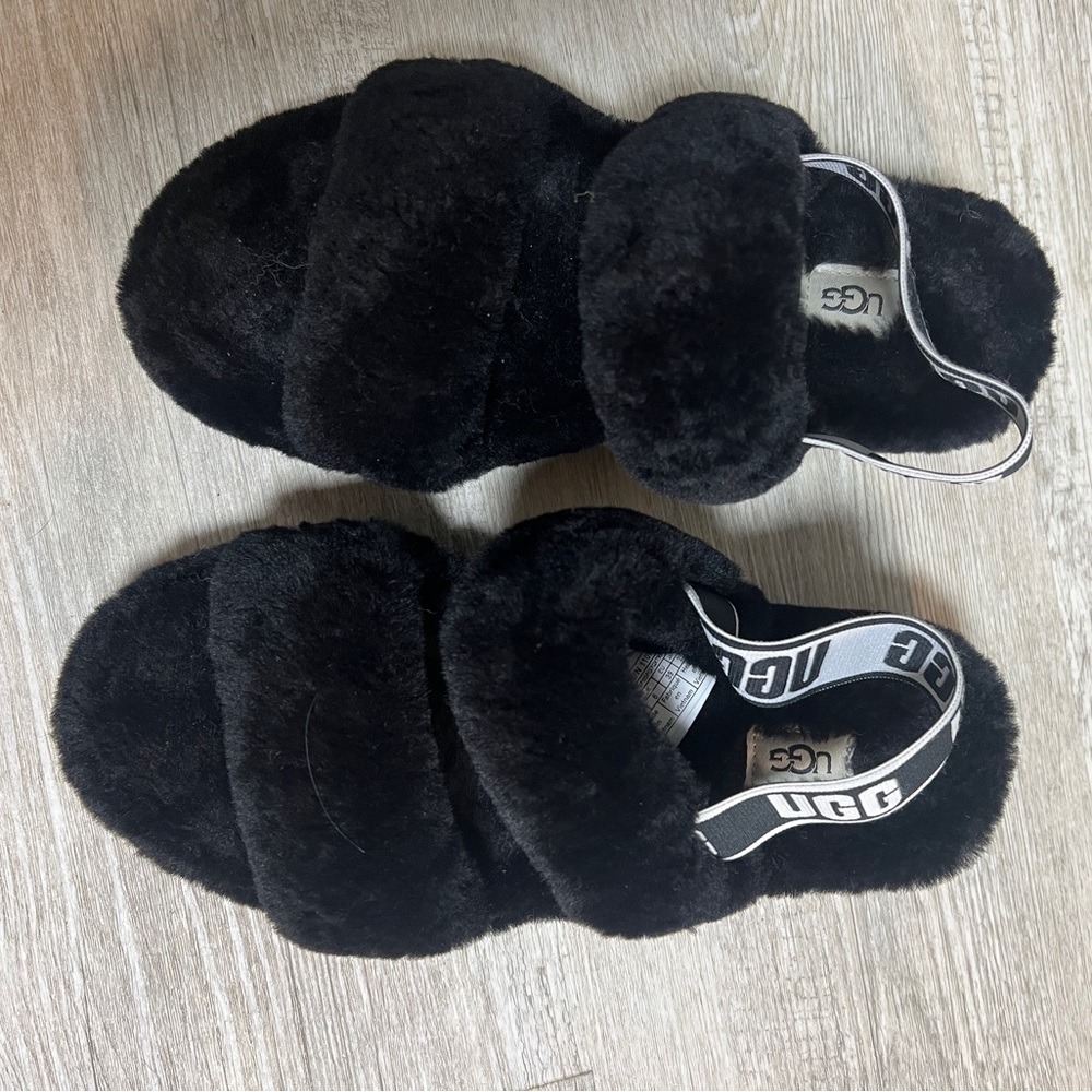 UGG Women's Fluff Yeah Slide size 8
